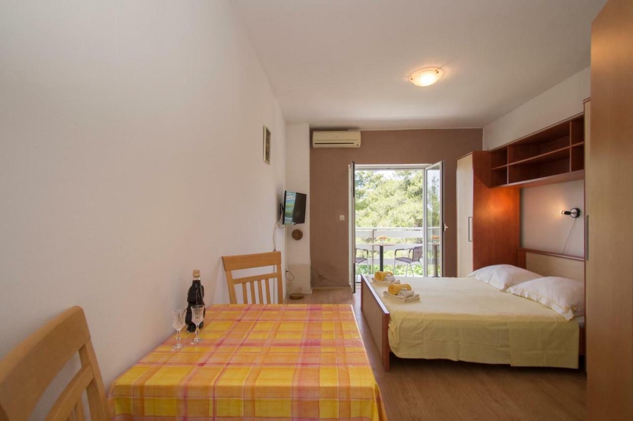 Vita Apartments Zrnovo Exterior foto